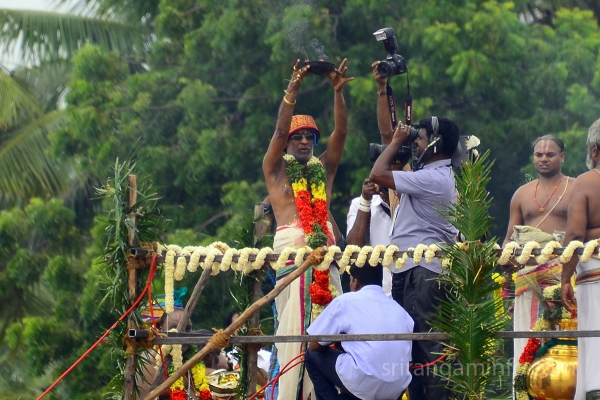 kumbabishekam Srirangam Golden vimana abisheka arathi